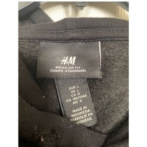 USED H&M BLACK HOODIE W/ BUTTERFLY